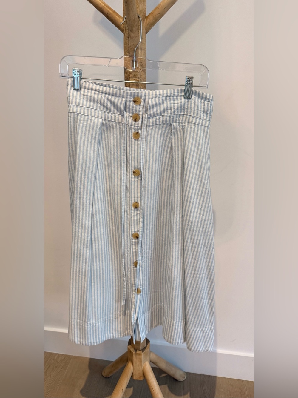 A• New Day Striped Button-Front Skirt in Light Blue and White